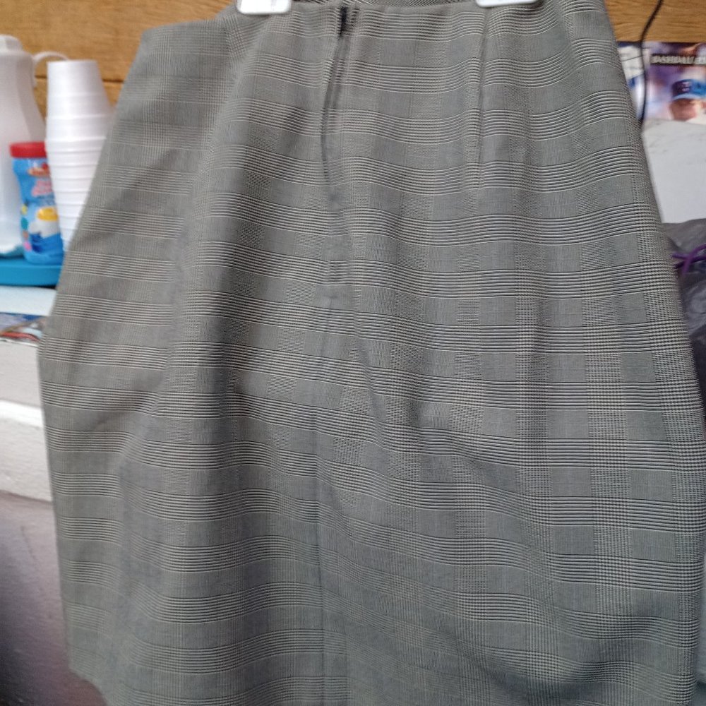 above the knee skirt